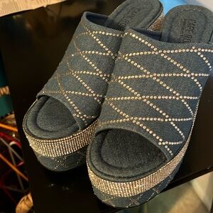 CAPE ROBIN DENIM WEDGE